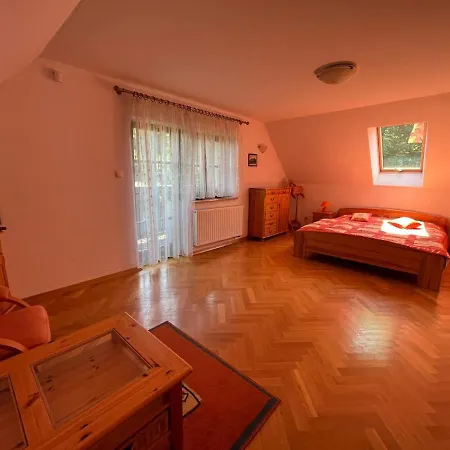 Ferienhaus Caloroczny Poreba